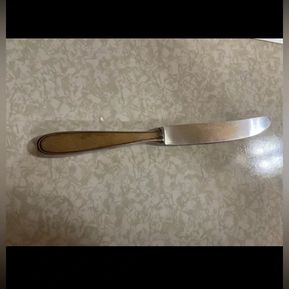 🌪️ Vintage Sterling Silver Butter Knife - Picture 8 of 9